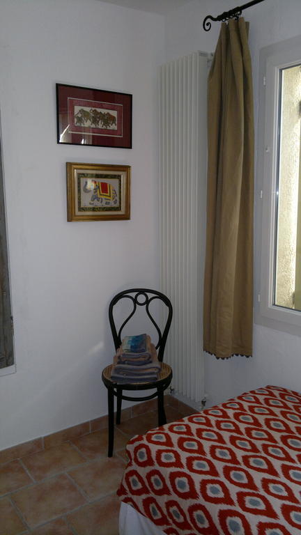 Villa A L'Est D'Uzes Saint-Siffret Habitación foto